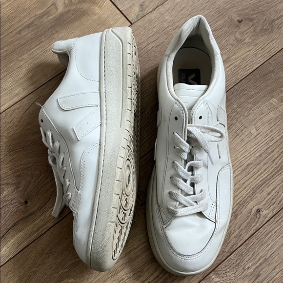 Veja V-12 Womens Sneakers Extra White Lace-up Size 10 - Picture 2 of 6